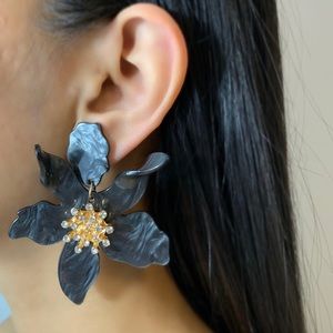 Black acrylic flower drop earrings